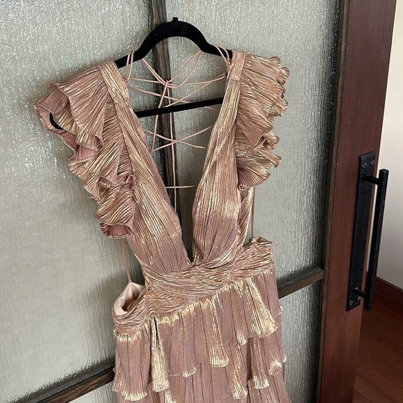 Mac Duggal
Ieena Metallic Tiered Gown size 12 NEW $498 - Picture 6 of 15